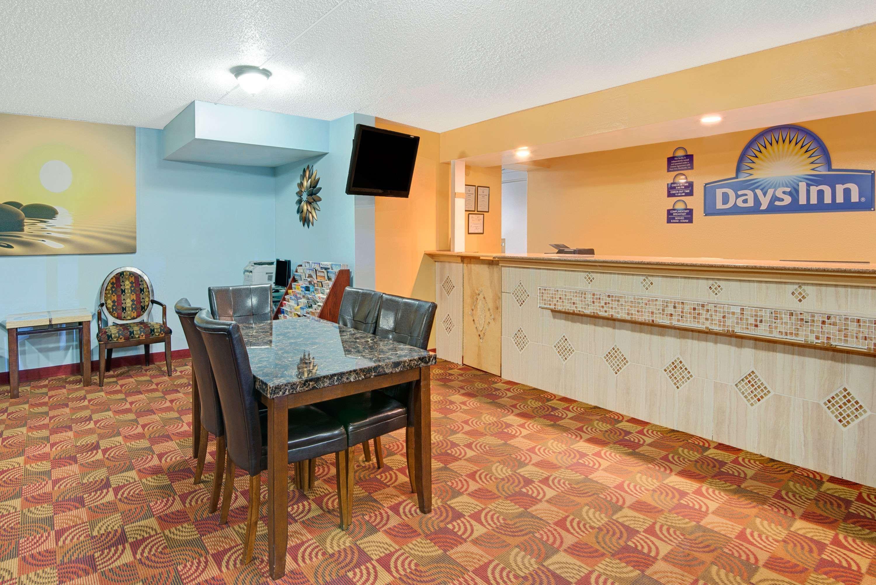 Days Inn By Wyndham Independence Buitenkant foto