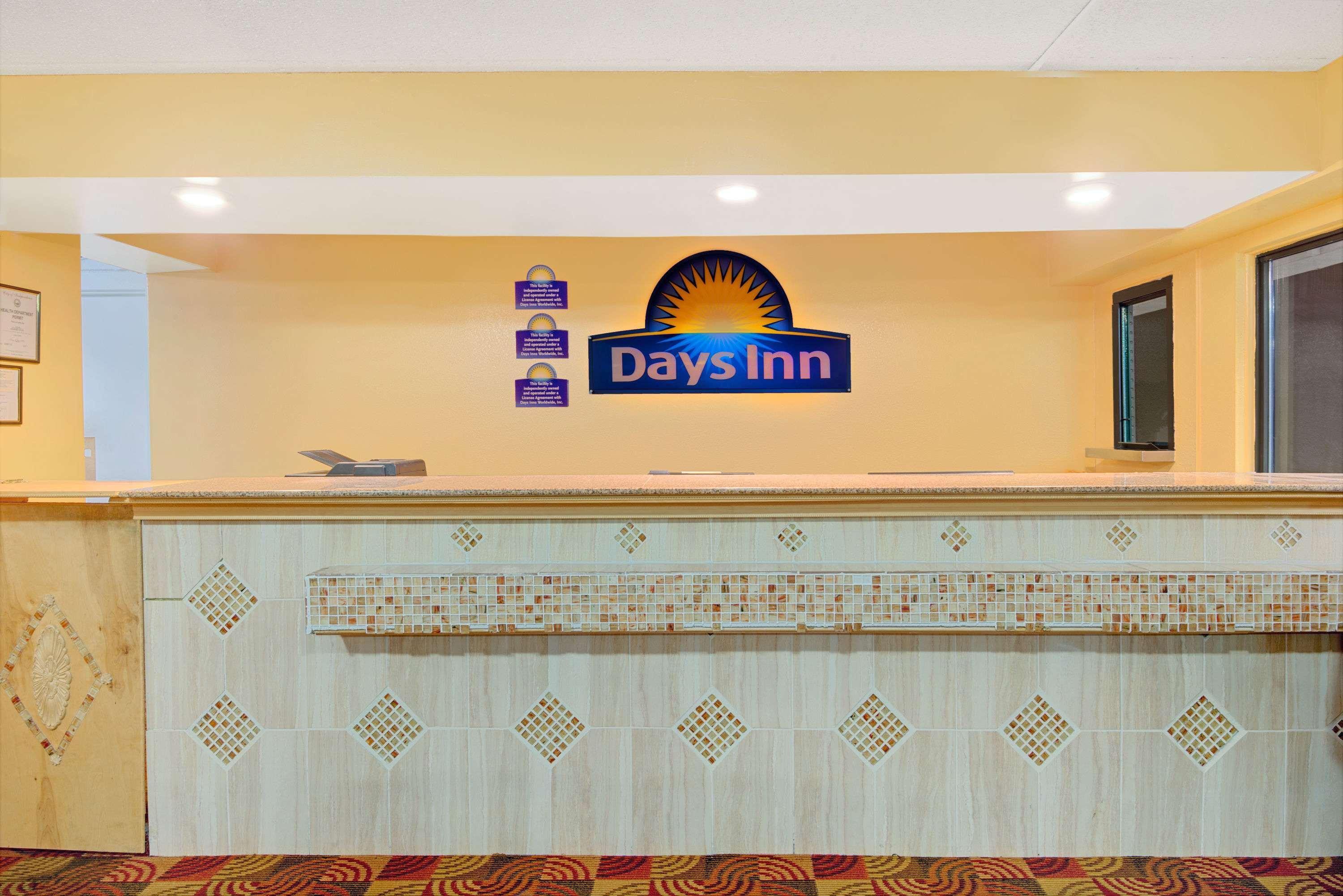Days Inn By Wyndham Independence Buitenkant foto