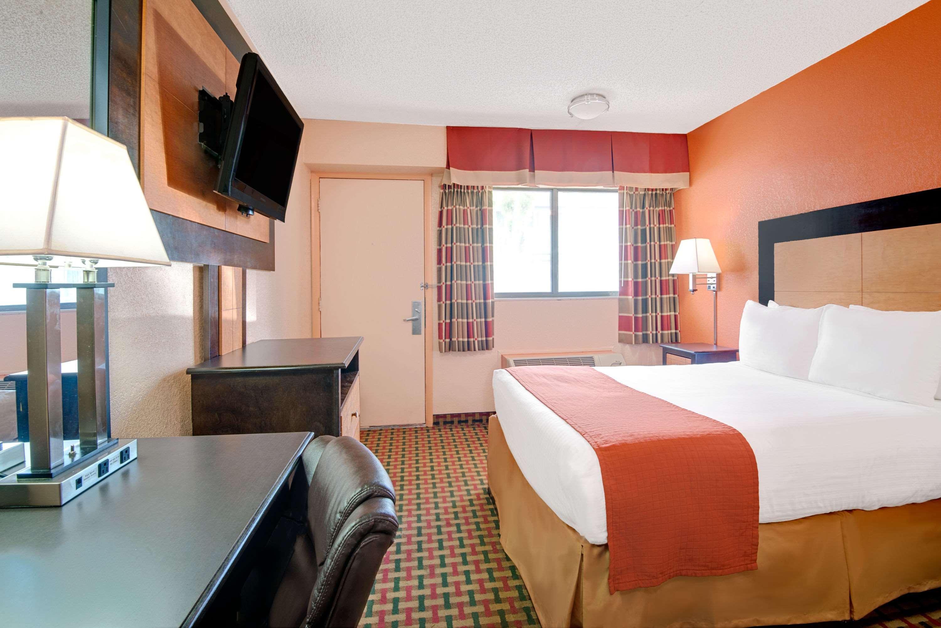 Days Inn By Wyndham Independence Buitenkant foto