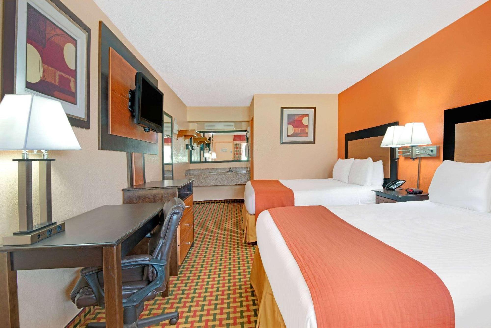 Days Inn By Wyndham Independence Buitenkant foto
