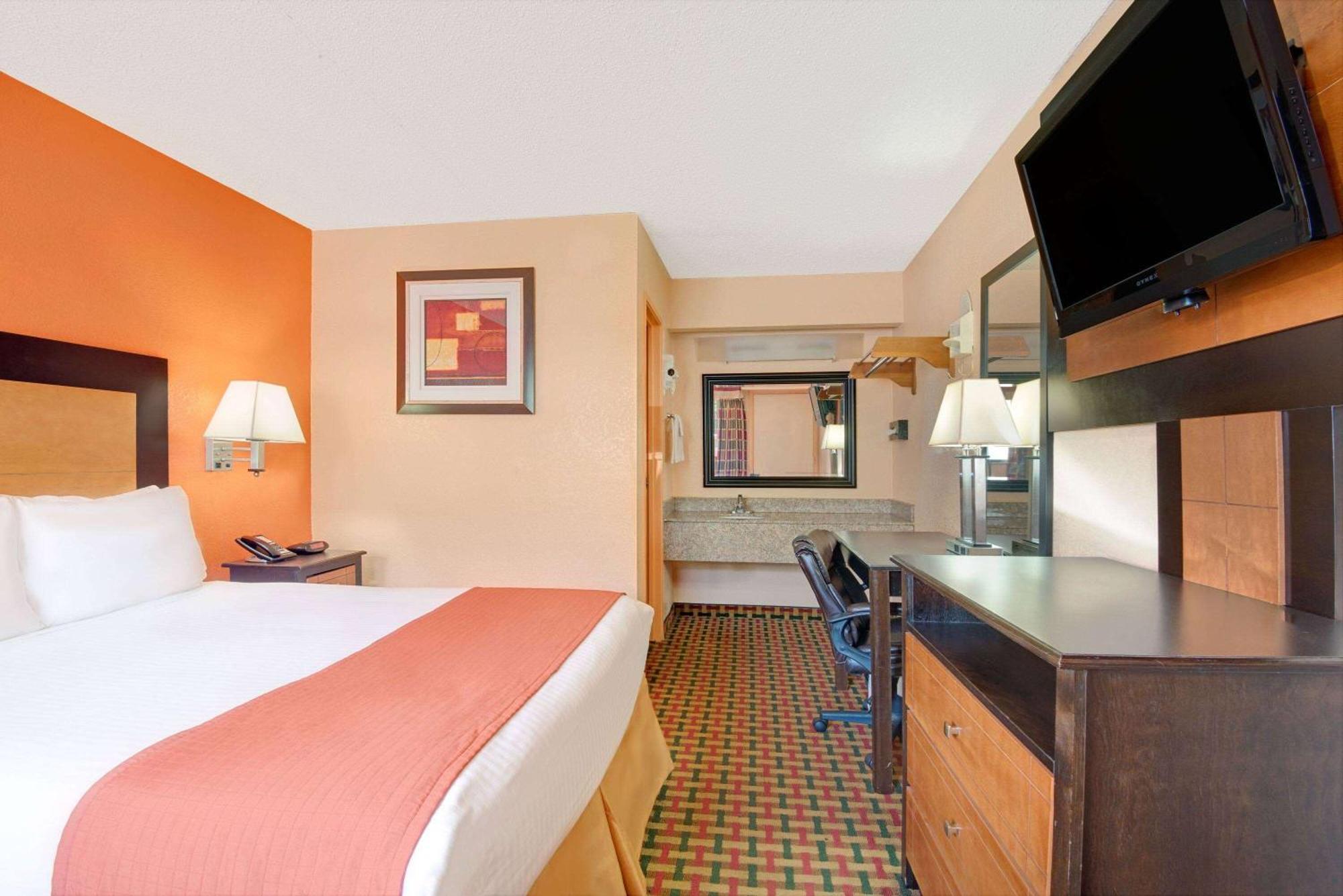 Days Inn By Wyndham Independence Buitenkant foto